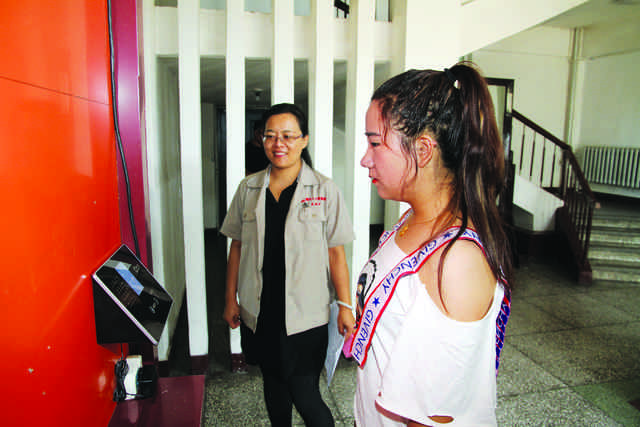 為加強(qiáng)公司機(jī)關(guān)基礎(chǔ)管理,公司機(jī)關(guān)自本月1日起實(shí)行考勤刷臉管理制度